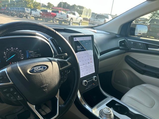 Used 2021 Ford Edge Titanium AWD/4WD image 32
