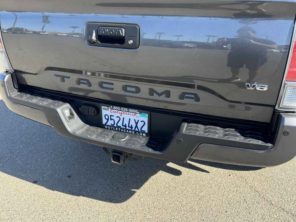 Used 2020 Toyota Tacoma TRD Off-Road w/ Technology Package AWD/4WD image 11