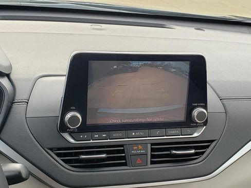 Used 2021 Nissan Altima 2.5 SV w/ SV Premium Package image 35