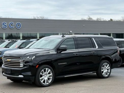 Used 2023 Chevrolet Suburban High Country AWD/4WD image 38