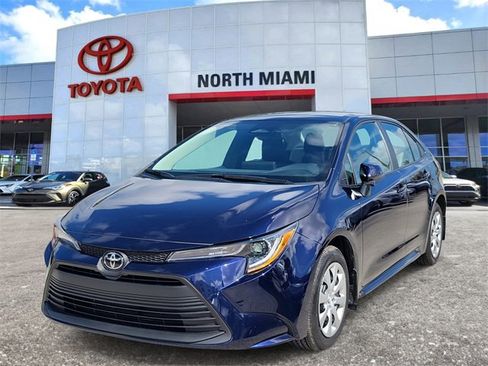 Used 2025 Toyota Corolla LE image 2