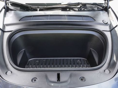 Used 2023 Tesla Model Y 2WD image 25