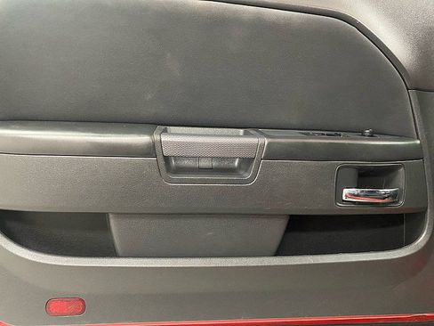 Used 2014 Dodge Challenger R/T image 9