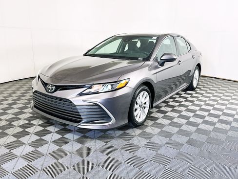 Used 2023 Toyota Camry LE FWD image 7