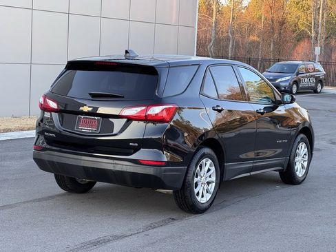 Used 2019 Chevrolet Equinox LS w/ LS Convenience Package image 21