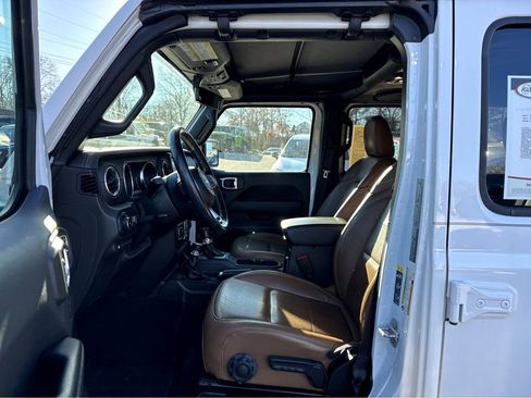 Certified 2022 Jeep Wrangler Unlimited Sahara image 11