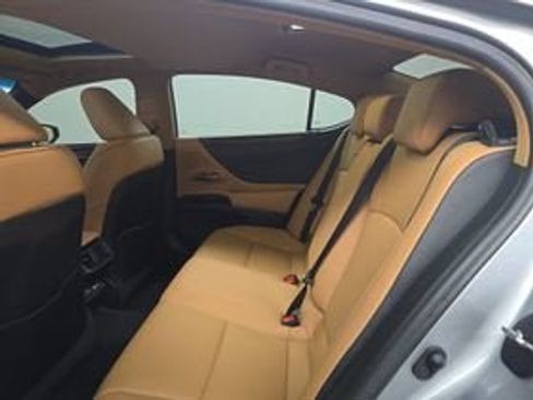 Used 2022 Lexus ES 350 w/ Premium Package FWD image 10