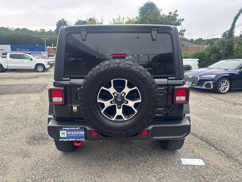 Used 2023 Jeep Wrangler Unlimited Rubicon w/ Cold Weather Group AWD/4WD image 5