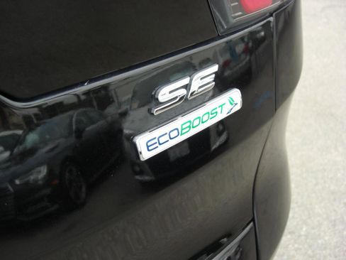 Used 2017 Ford Escape SE w/ Equipment Group 201A FWD image 13