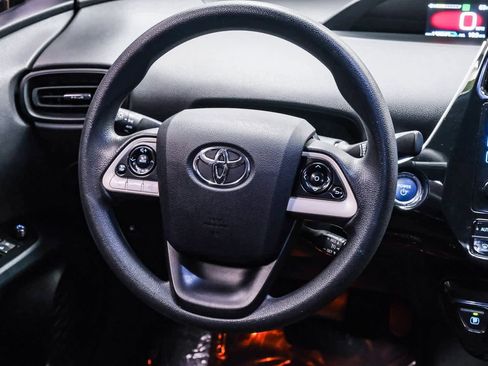 Used 2016 Toyota Prius Two image 17