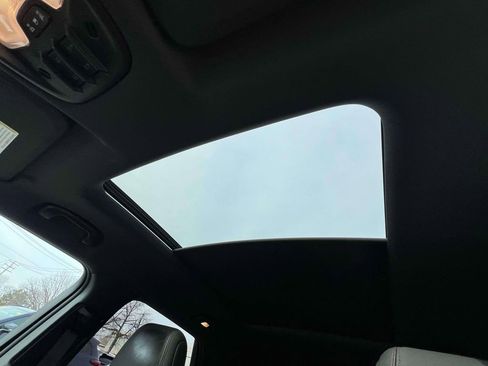 Used 2023 Chevrolet TrailBlazer RS w/ Sun and Liftgate Package image 33