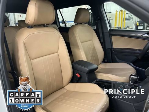 Used 2022 Volkswagen Tiguan SE image 32