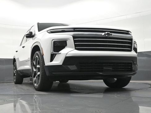 Used 2025 Chevrolet Traverse High Country FWD image 31