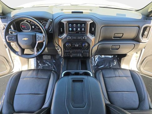 Used 2019 Chevrolet Silverado 1500 High Country w/ Technology Package AWD/4WD image 10