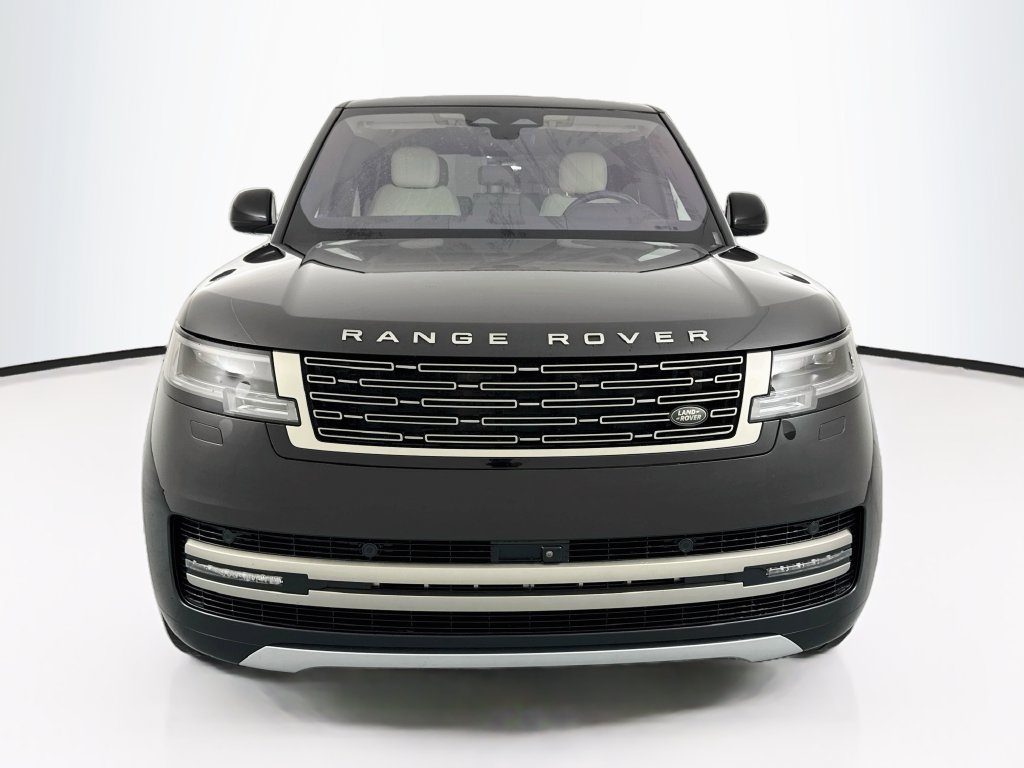 Used 2023 Land Rover Range Rover SE AWD/4WD image 2