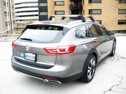 Used 2019 Buick Regal Essence w/ Driver Confidence Package I AWD/4WD image 11