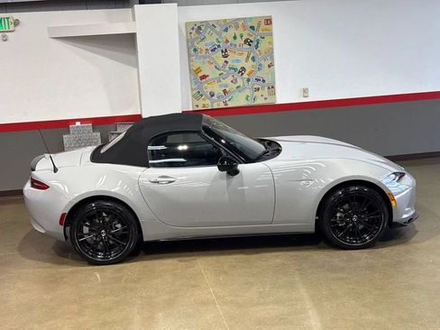 Used 2026 MAZDA MX-5 Miata Club w/ Interior Package RWD image 24