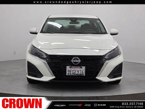 Used 2023 Nissan Altima 2.5 SV image 2
