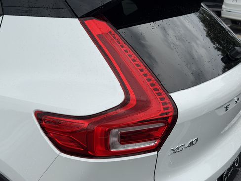 Used 2020 Volvo XC40 T5 R-Design w/ Protection Package Premier AWD/4WD image 10
