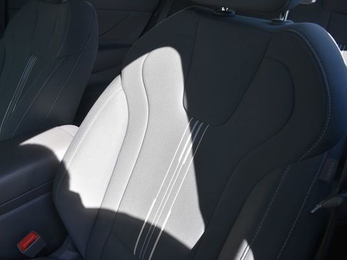 Used 2024 Hyundai Elantra SEL FWD image 10