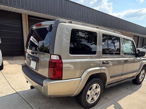 Used 2006 Jeep Commander 2WD image 20