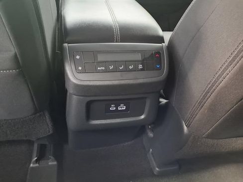 Used 2023 Nissan Pathfinder SV FWD image 18
