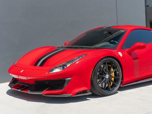 Used 2019 Ferrari 488 Pista Coupe RWD image 16