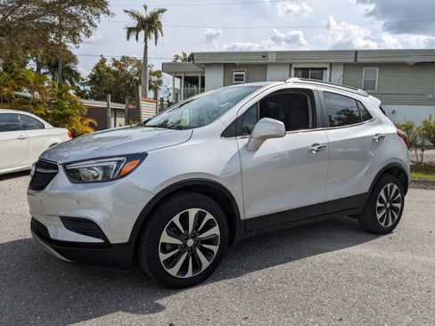 Used 2021 Buick Encore Preferred w/ Safety Package II image 9