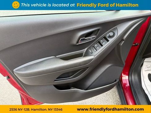 Used 2020 Chevrolet Trax LT w/ Driver Confidence Package AWD/4WD image 17
