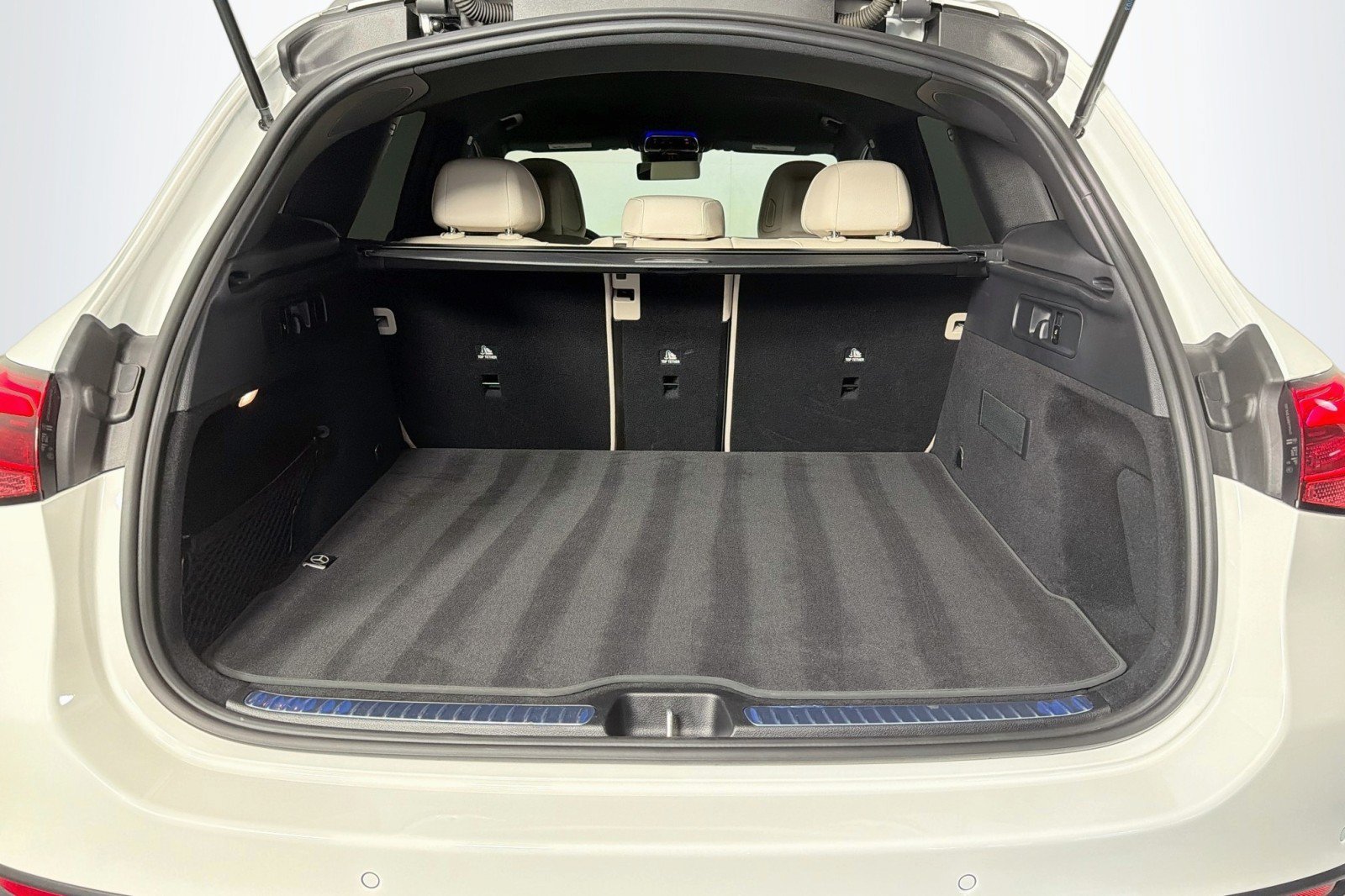 Certified 2025 Mercedes-Benz GLC 300 image 25