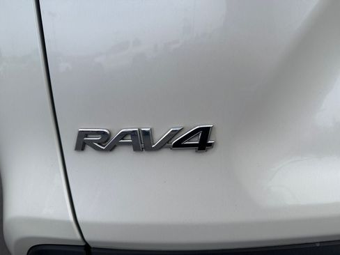 Used 2021 Toyota RAV4 XLE Premium AWD/4WD image 34