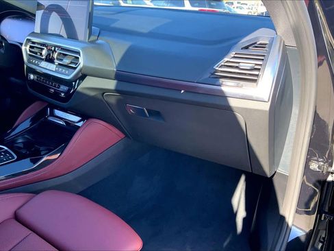 Certified 2025 BMW X4 xDrive30i w/ Premium Package image 18