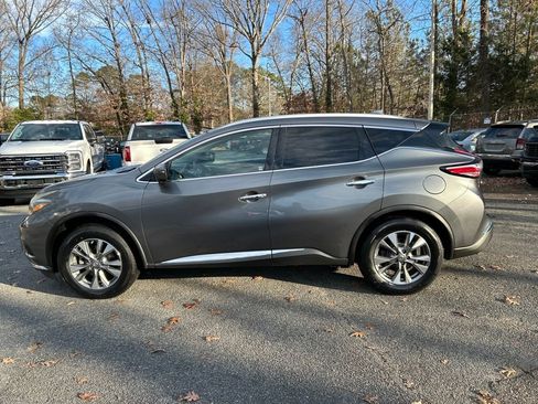 Used 2018 Nissan Murano SL image 2