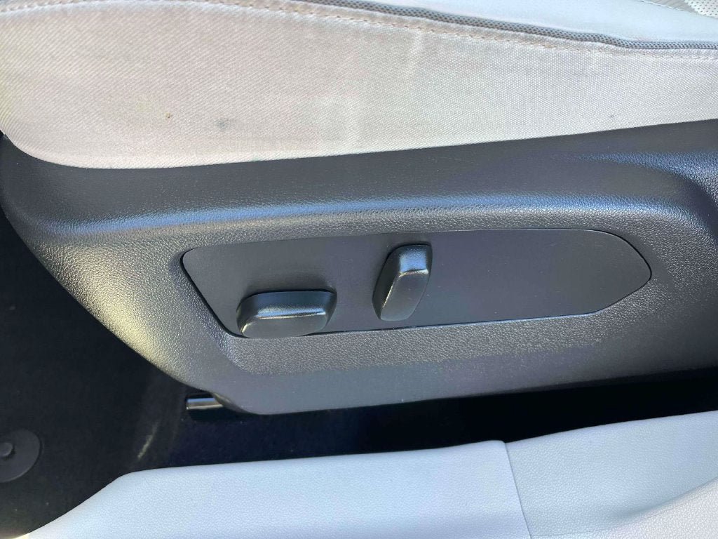 Used 2023 Buick Envision Essence FWD image 28