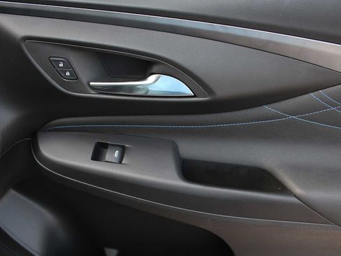 Used 2025 Buick Envista Sport Touring w/ Convenience I Package FWD image 16