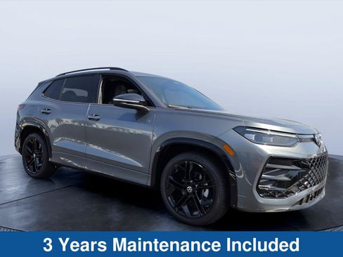 New 2026 Volkswagen Tiguan SE R-Line FWD image 1