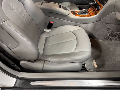 Used 2008 Mercedes-Benz CLK 350 Cabriolet image 34