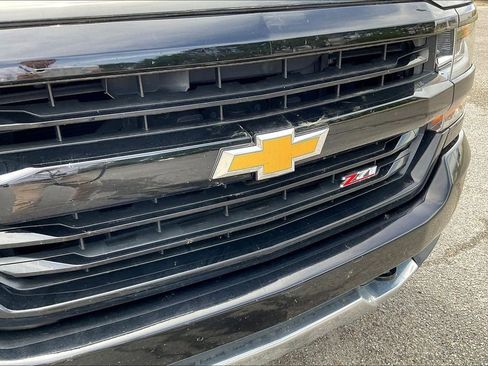 Used 2018 Chevrolet Silverado 1500 LT w/ All Star Edition image 27