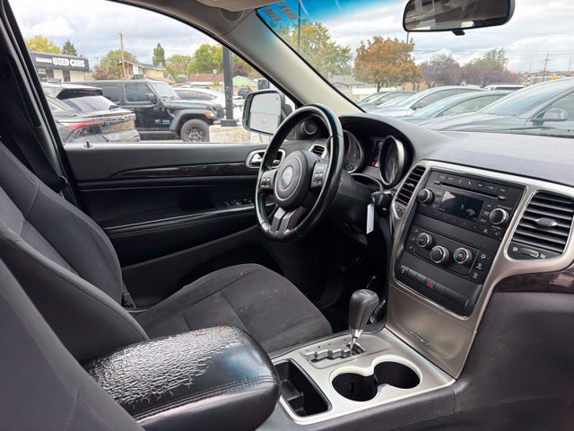 Used 2011 Jeep Grand Cherokee Laredo AWD/4WD image 9