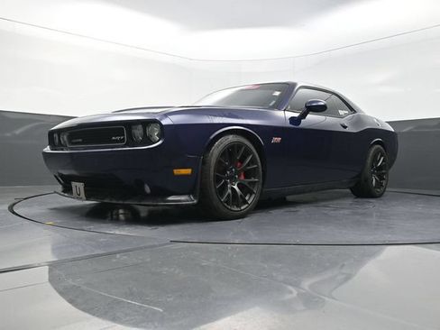 Used 2014 Dodge Challenger SRT8 RWD image 30