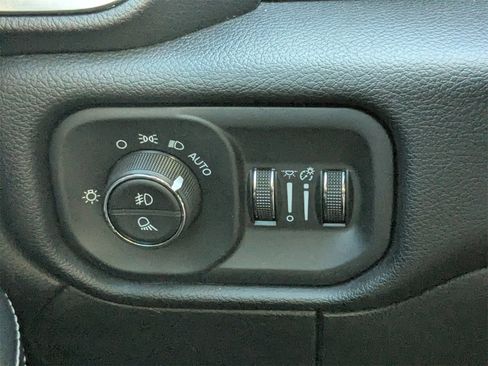 Used 2019 RAM 2500 Lone Star w/ Night Edition image 25