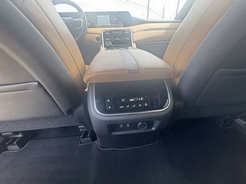 Used 2025 Nissan Armada SL w/ Captain's Chari Seat Package AWD/4WD image 20