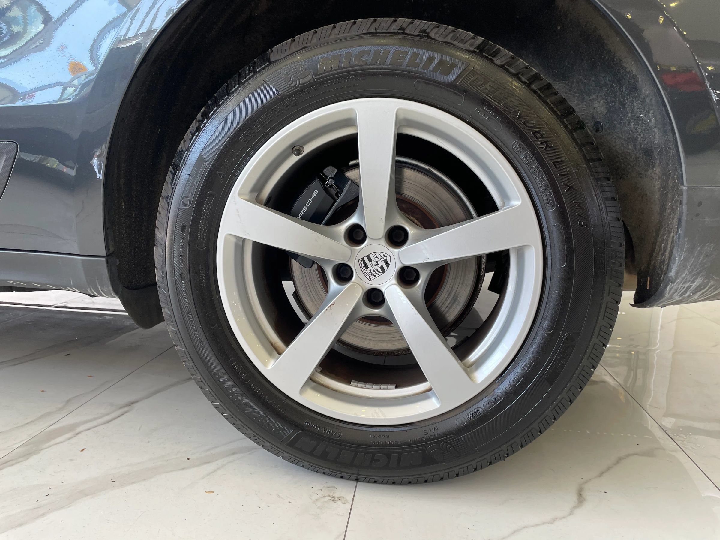 Used 2021 Porsche Macan AWD/4WD image 30