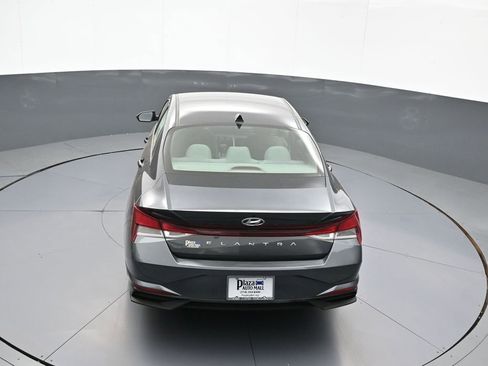 Certified 2021 Hyundai Elantra SE FWD image 38