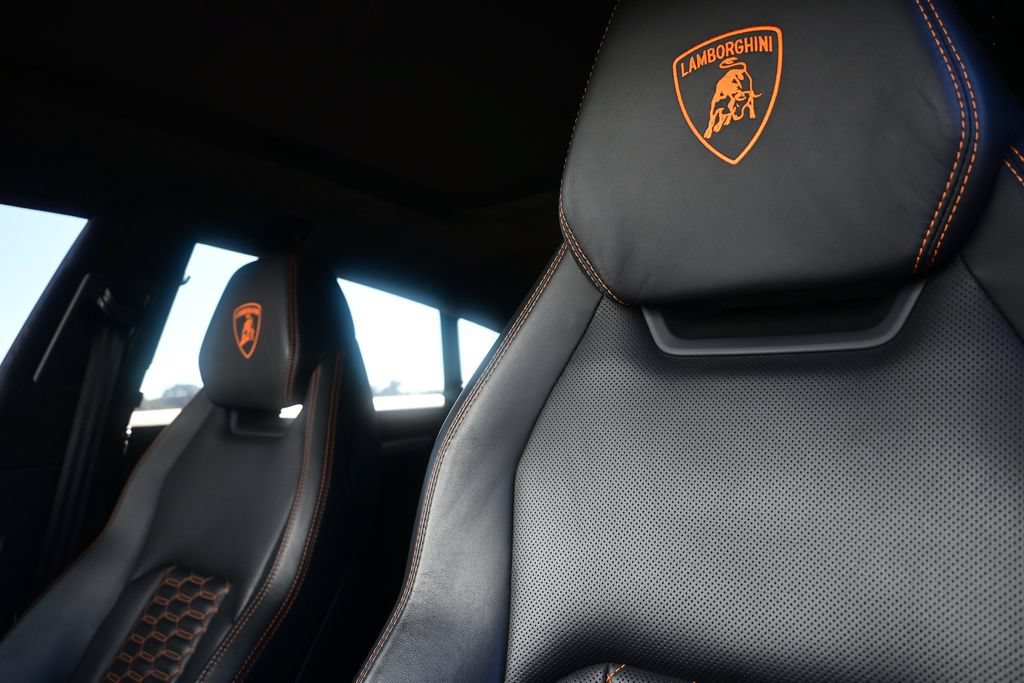 Used 2020 Lamborghini Urus AWD/4WD image 23