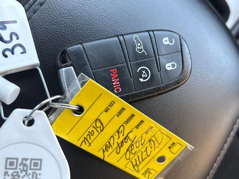 Used 2020 Jeep Grand Cherokee Altitude AWD/4WD image 24