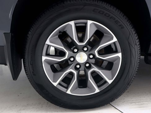 Used 2021 Chevrolet Suburban LT w/ LT Signature Package AWD/4WD image 35
