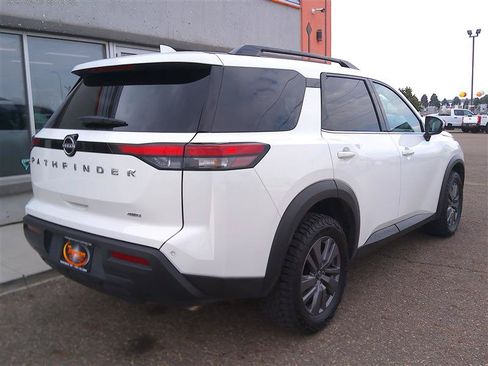 Used 2025 Nissan Pathfinder SV AWD/4WD image 3