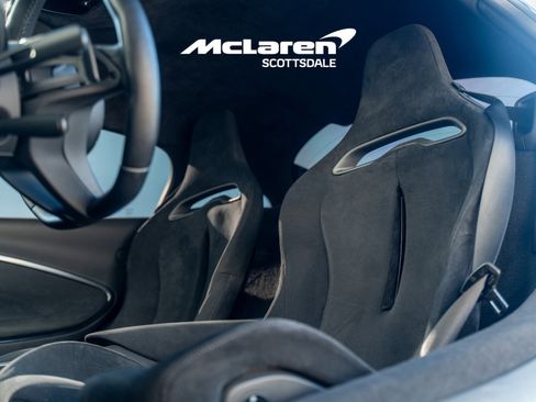 Used 2023 McLaren Artura image 22