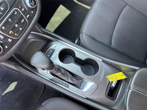 Used 2021 Chevrolet Malibu LT FWD image 26